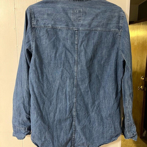 Hollister Women’s Jean Button-Up - Picture 3 of 3